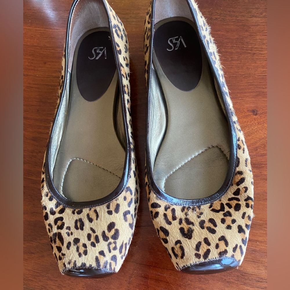 Saks Fith Avenue Horsehair and Brown Patent Leather flats